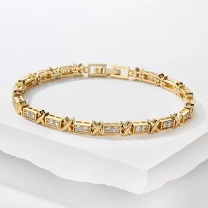 Classic Design Gold  Bracelet